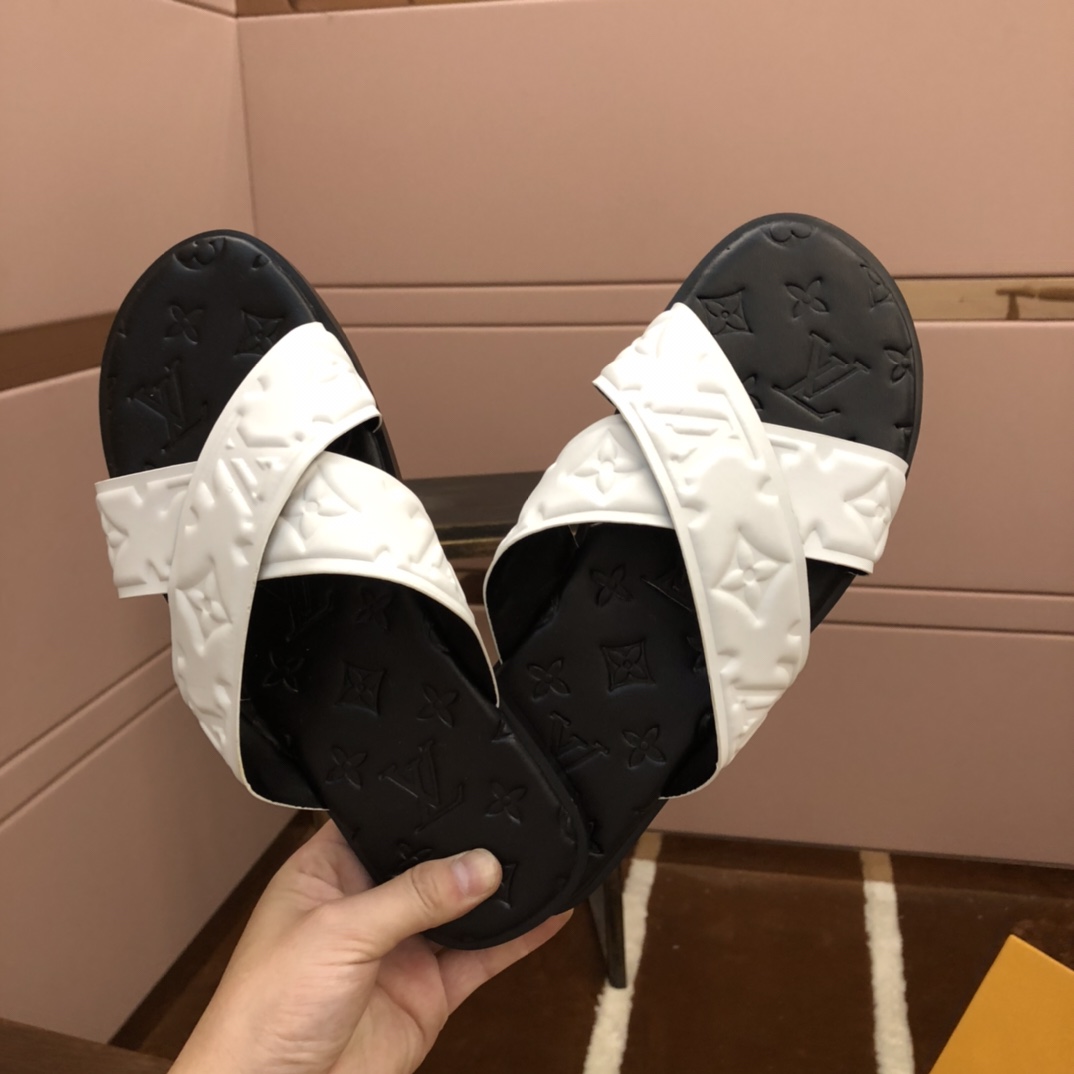 LV Fashionable Classic Versatile Leather Slippers