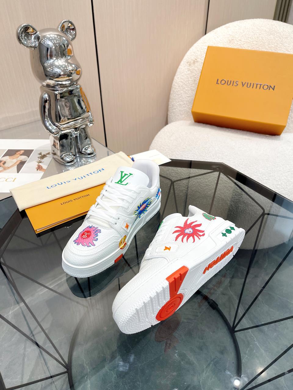 Louis Vuitton Fashionable Versatile Sneakers