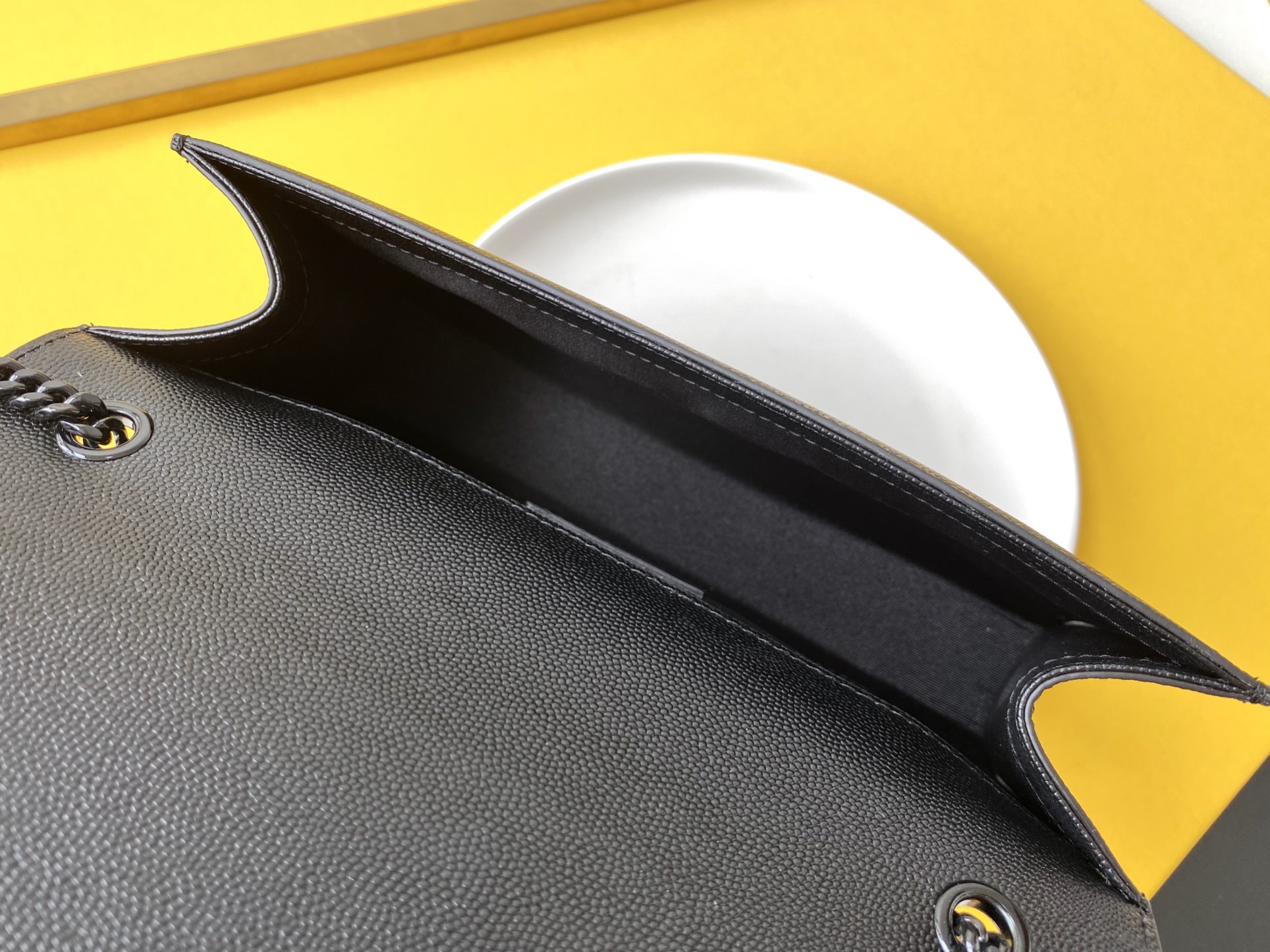 Saint Laurent Classic Chain Shoulder/Crossbody Bag for Women  in Black