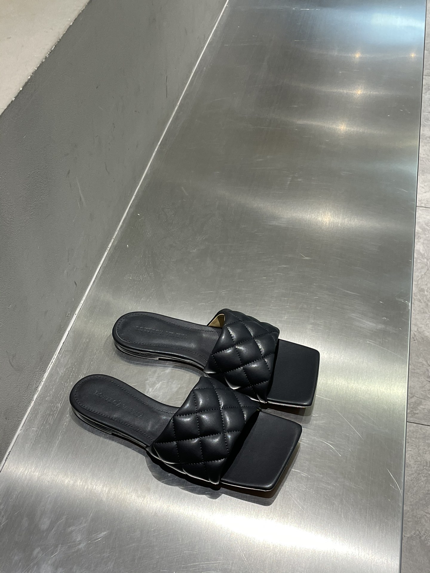 Bottega Veneta Rhombus flat-bottomed slippers