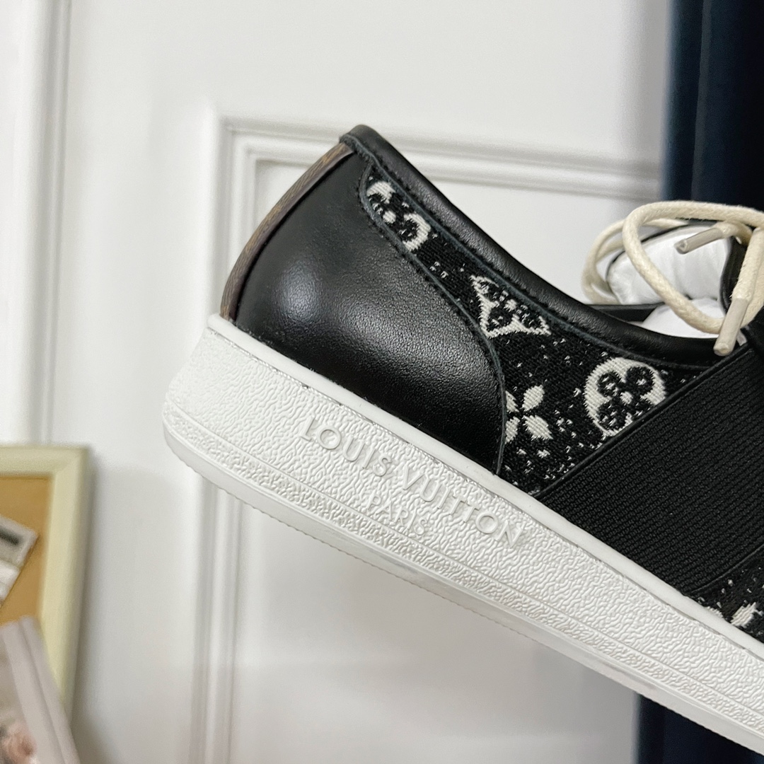 Louis Vuitton Versatile Laced Casual Shoes