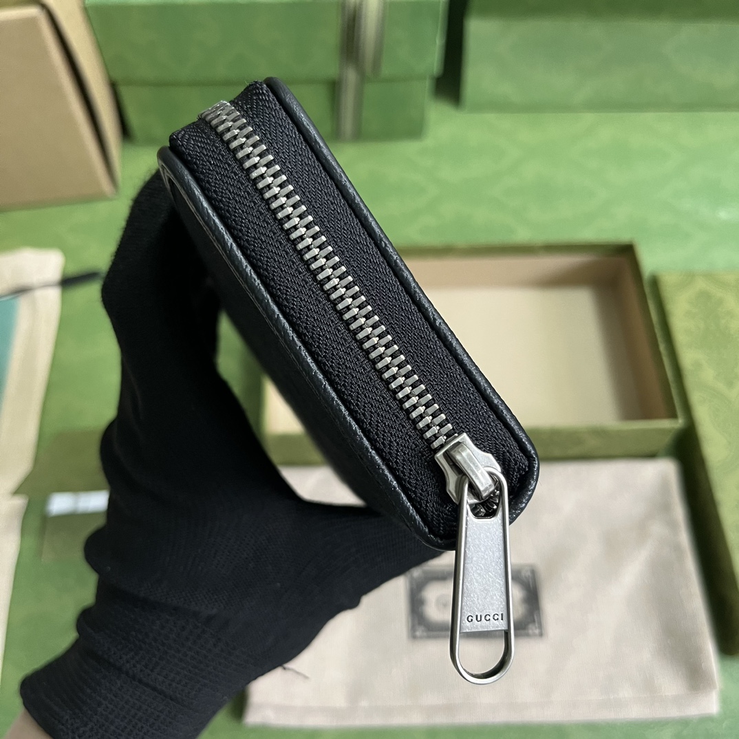 Gucci Classic Leather Clutch Bag