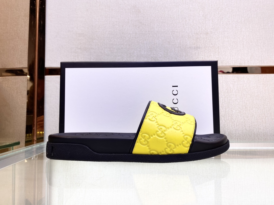 Gucci Casual Flat Sandals