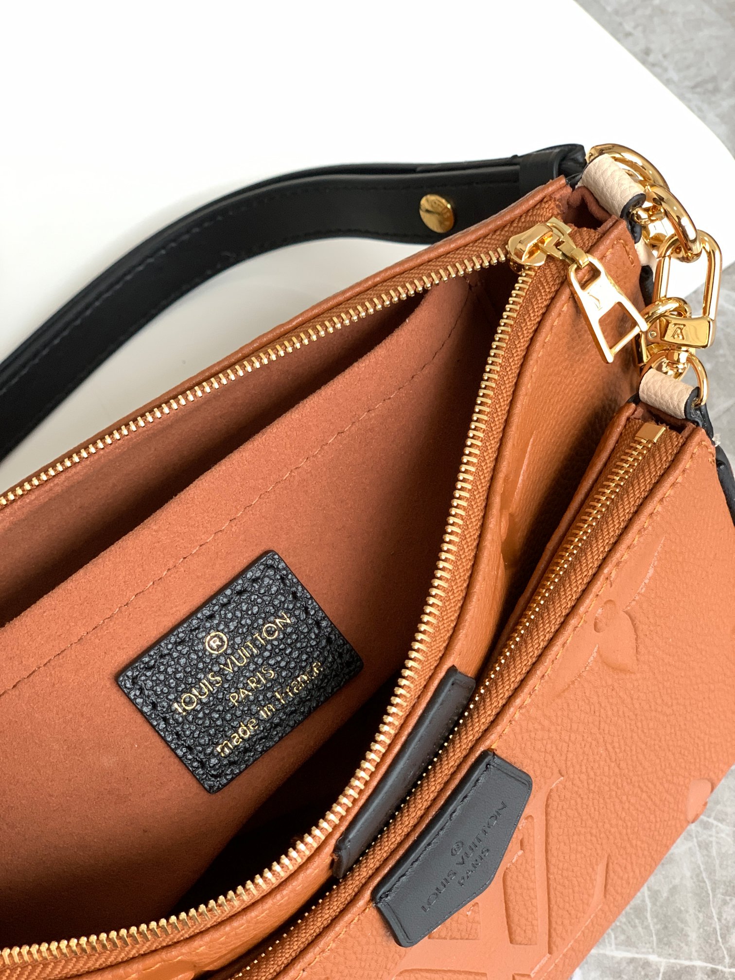 Louis Vuitton Classic Vintage-Inspired Crossbody/Shoulder Bag