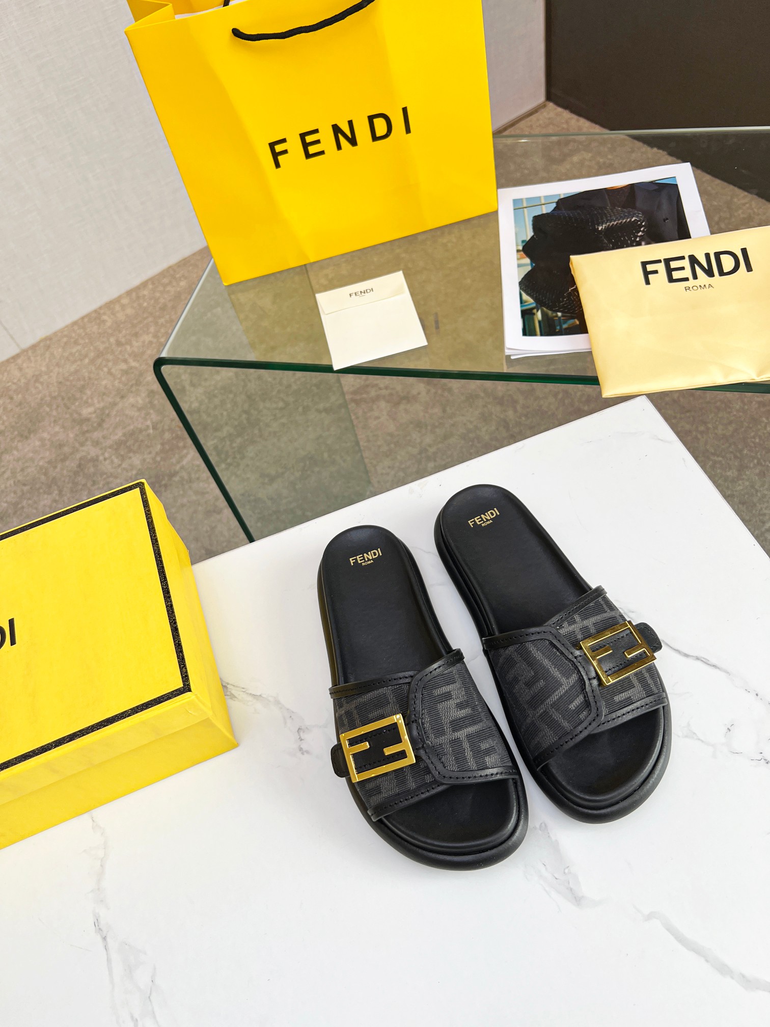 FENDI Casual Slippers