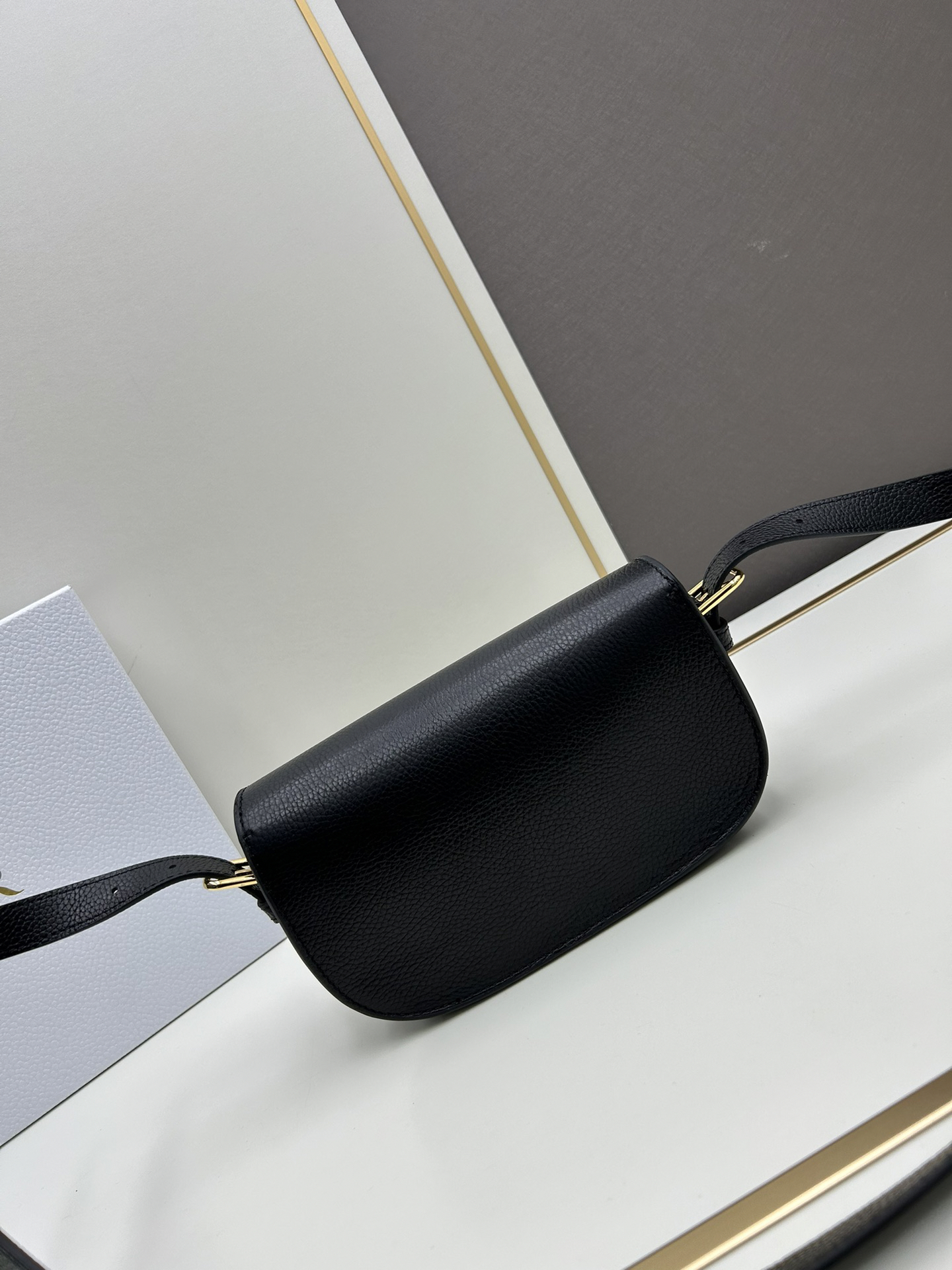 DIOR First-Layer Cowhide Saddle Bag