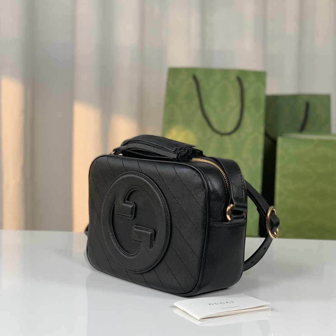 Gucci Classic Leather Clutch Bag