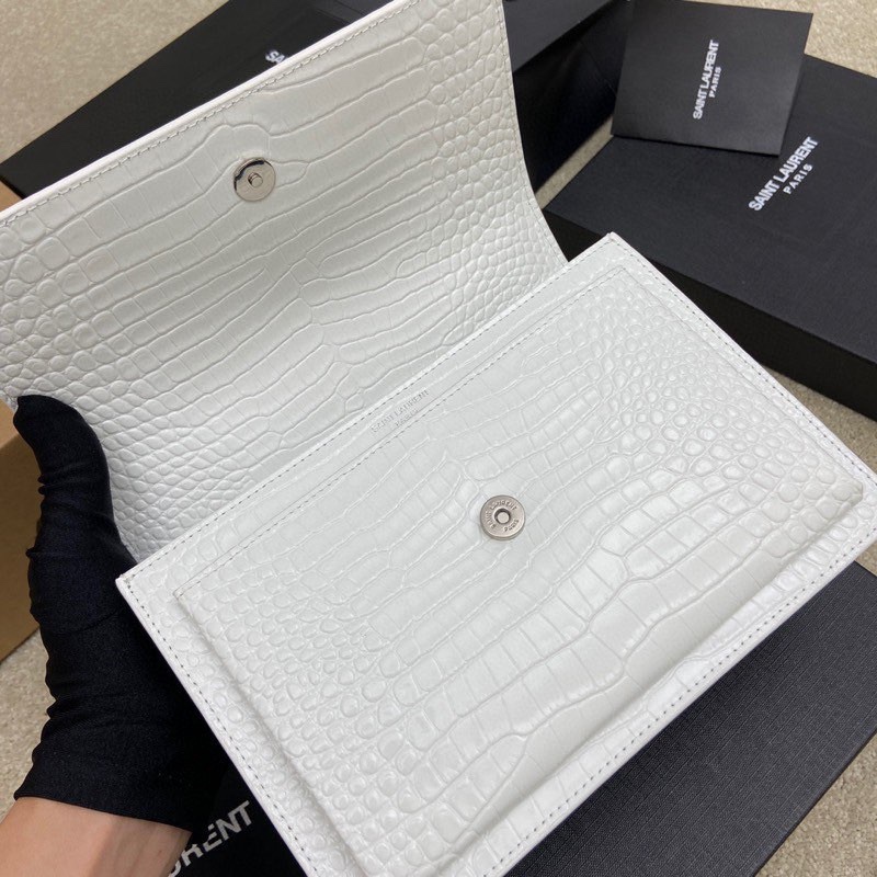 Saint Laurent Classic Chain Shoulder/Crossbody Bag in White for Women