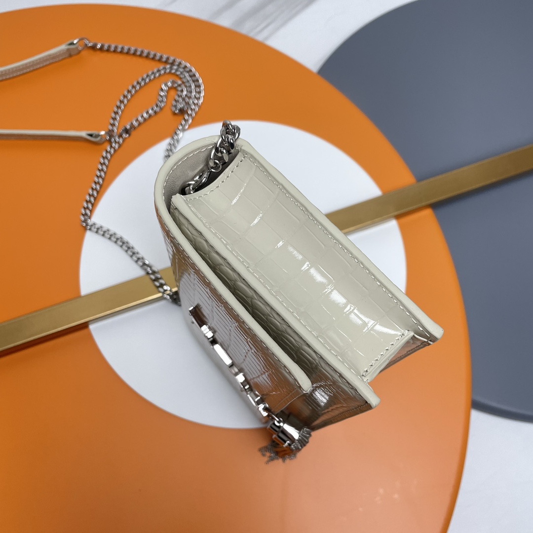 Saint Laurent Classic Chain Shoulder/Crossbody Bag for Women