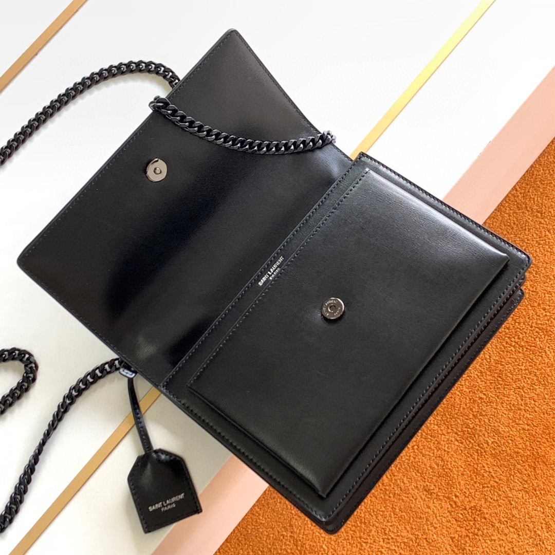 Saint Laurent Classic Chain Shoulder/Crossbody Bag for Women in Black