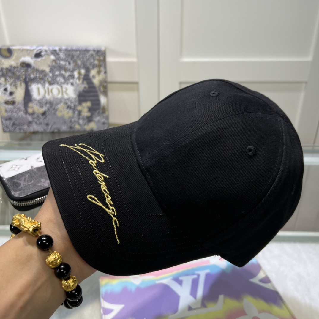 Balenciaga Cap