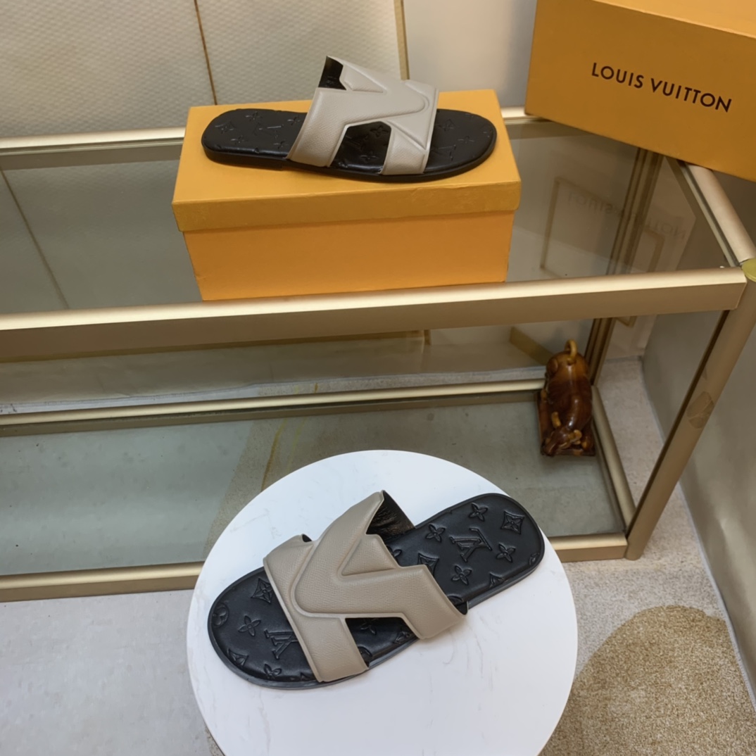 LV Fashionable Classic Versatile Leather Slippers