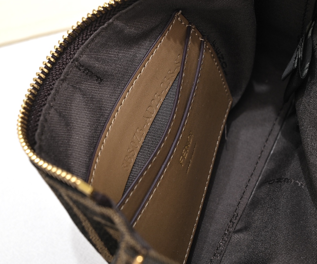 Fendi Vintage Chain Underarm Bag