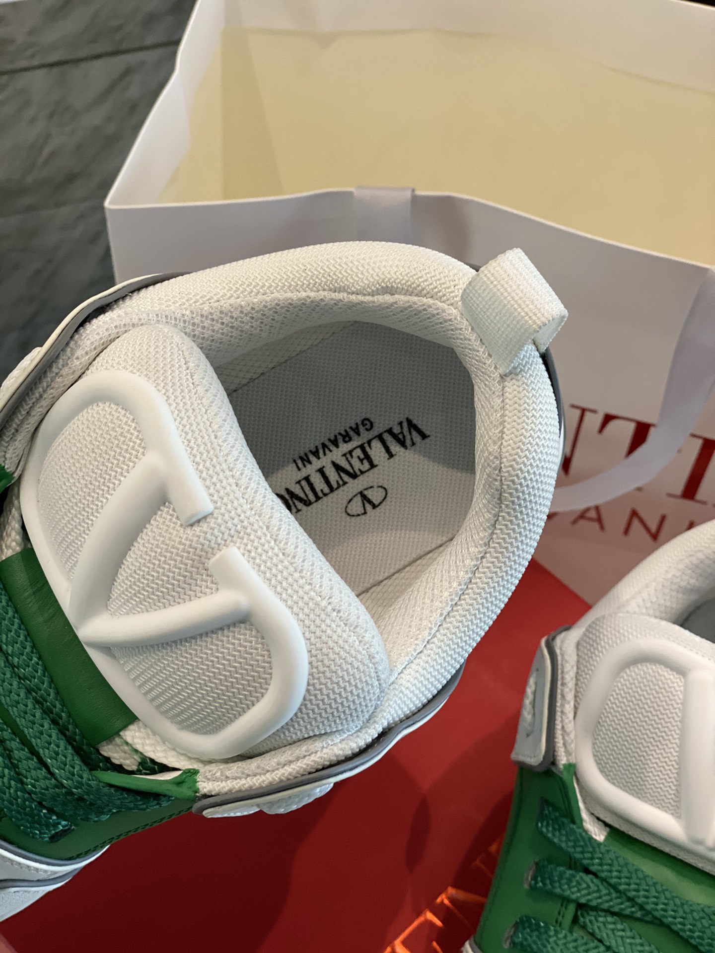 Valentino ONE STUD Calfskin Lace-Up Sneakers