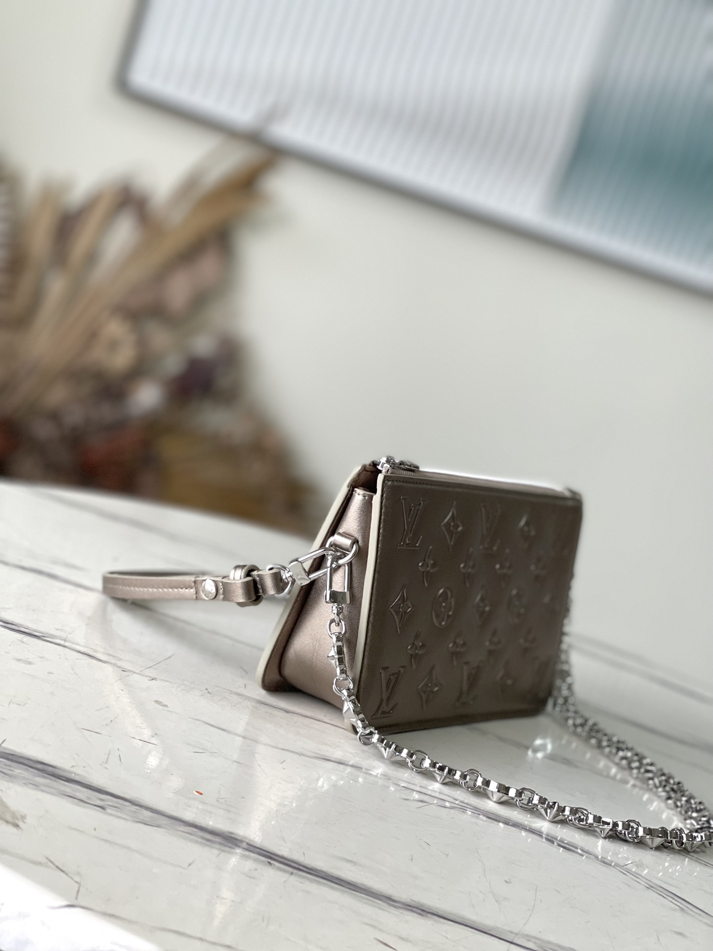 Louis Vuitton Stylish Versatile Leather Crossbody/Shoulder Bag