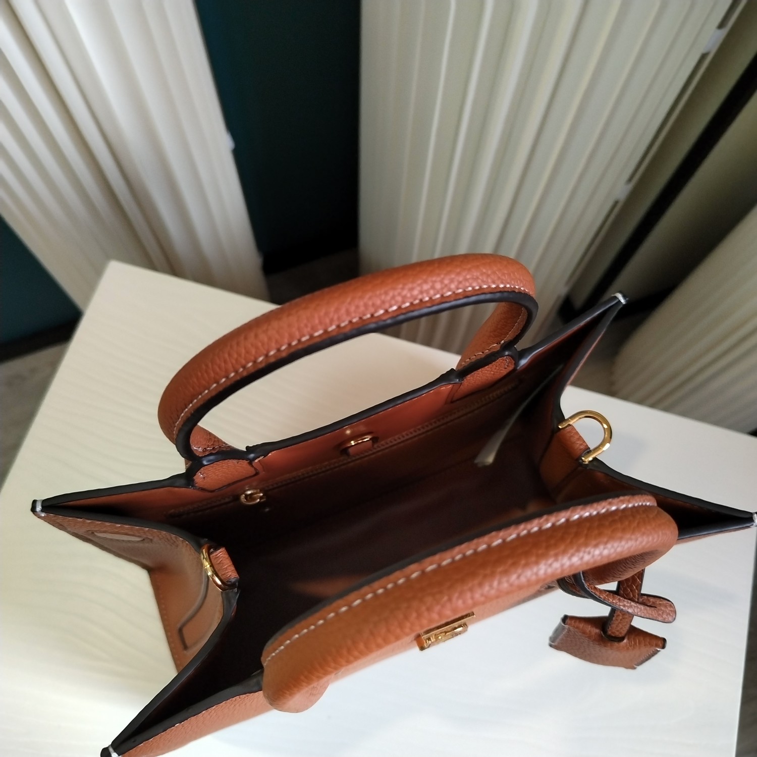 Burberry Leather Elegant Handbag