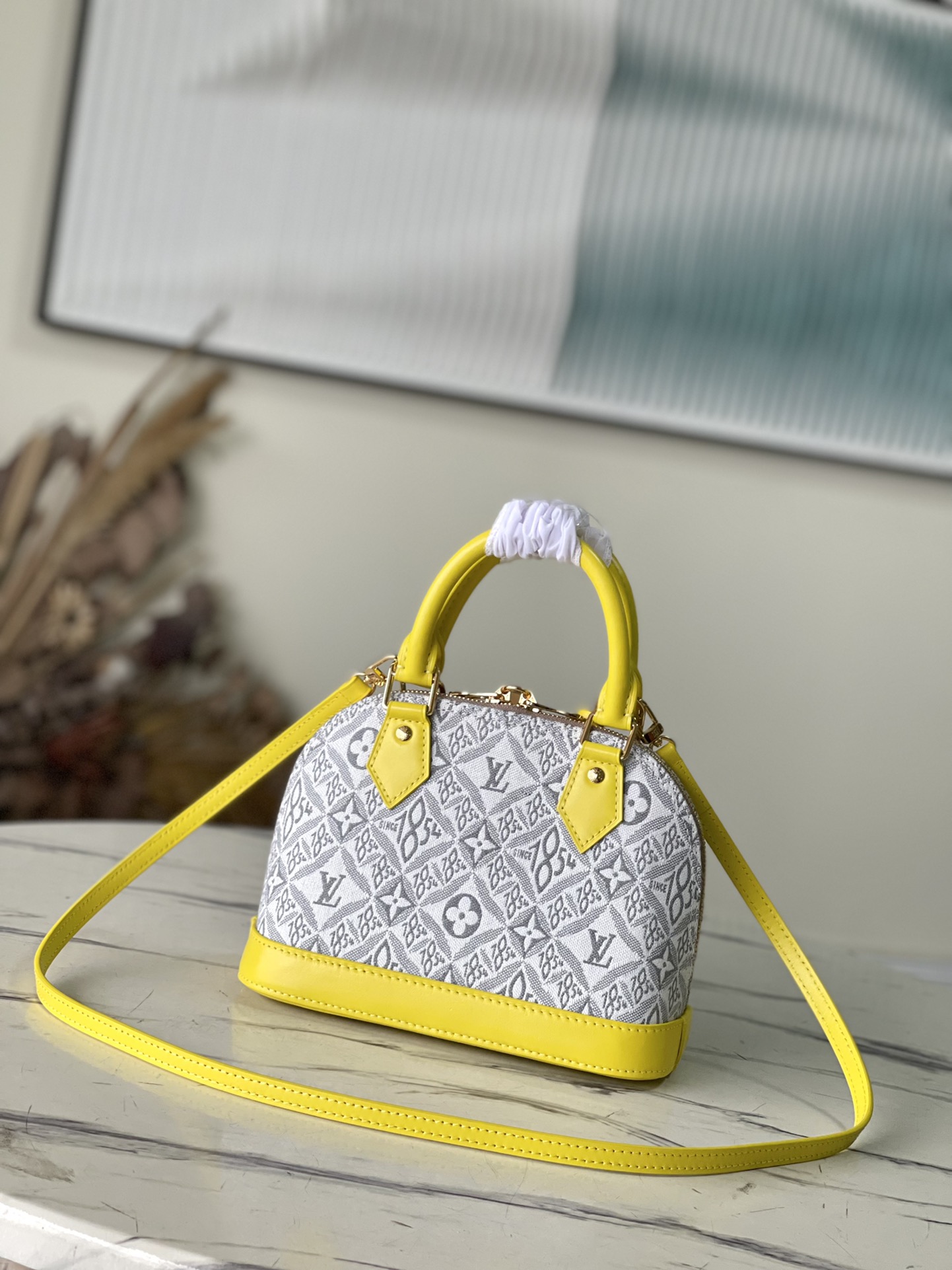 Louis Vuitton Stylish Versatile Leather Crossbody/Shoulder Bag