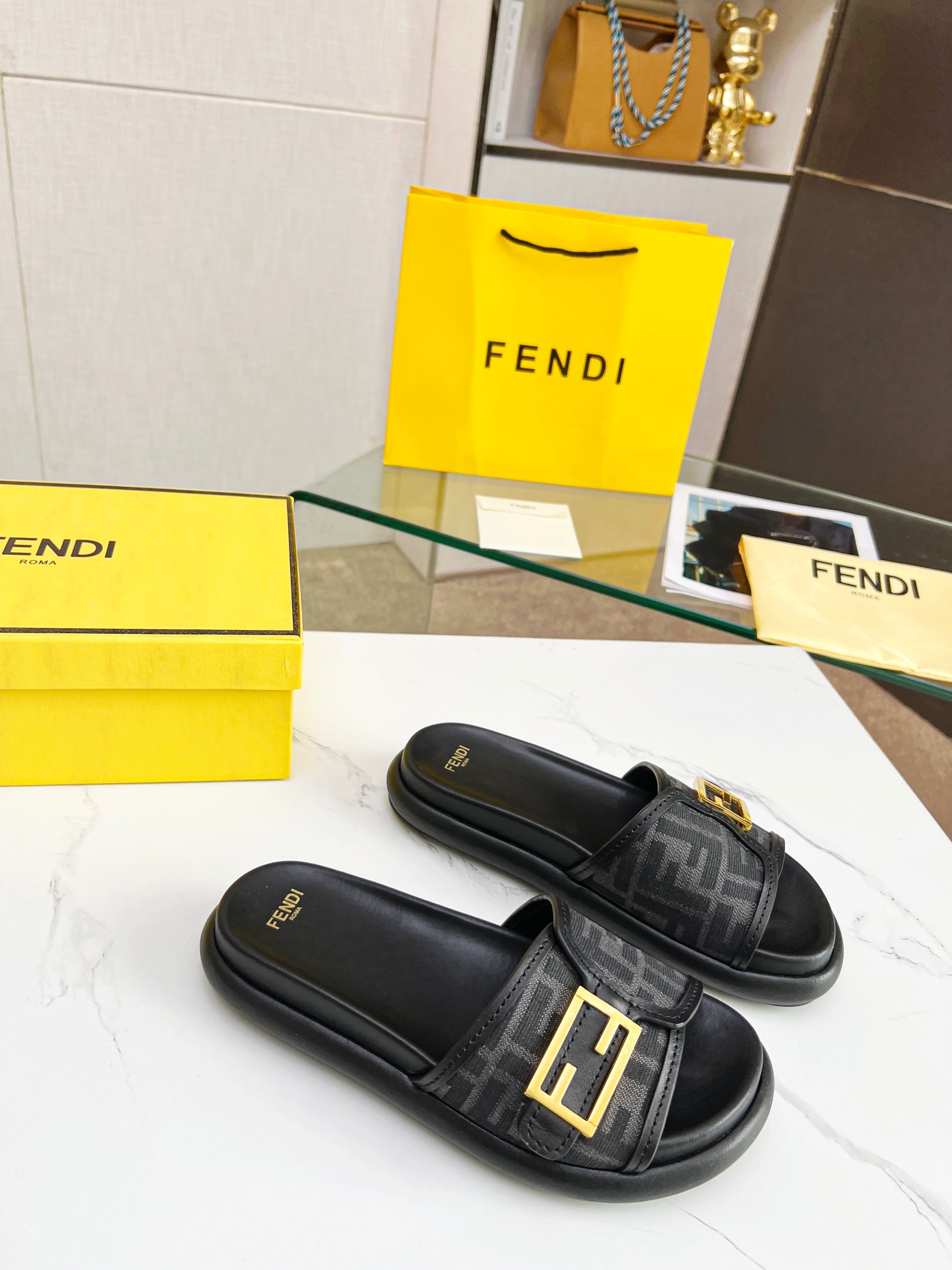 FENDI Casual Slippers