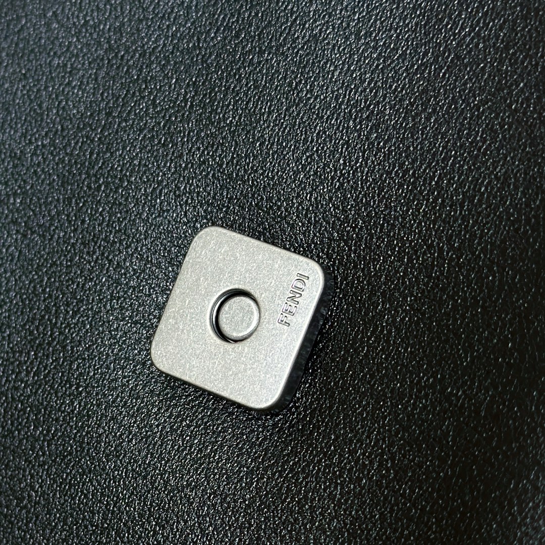 Fendi Baguette Large Chain Handbag