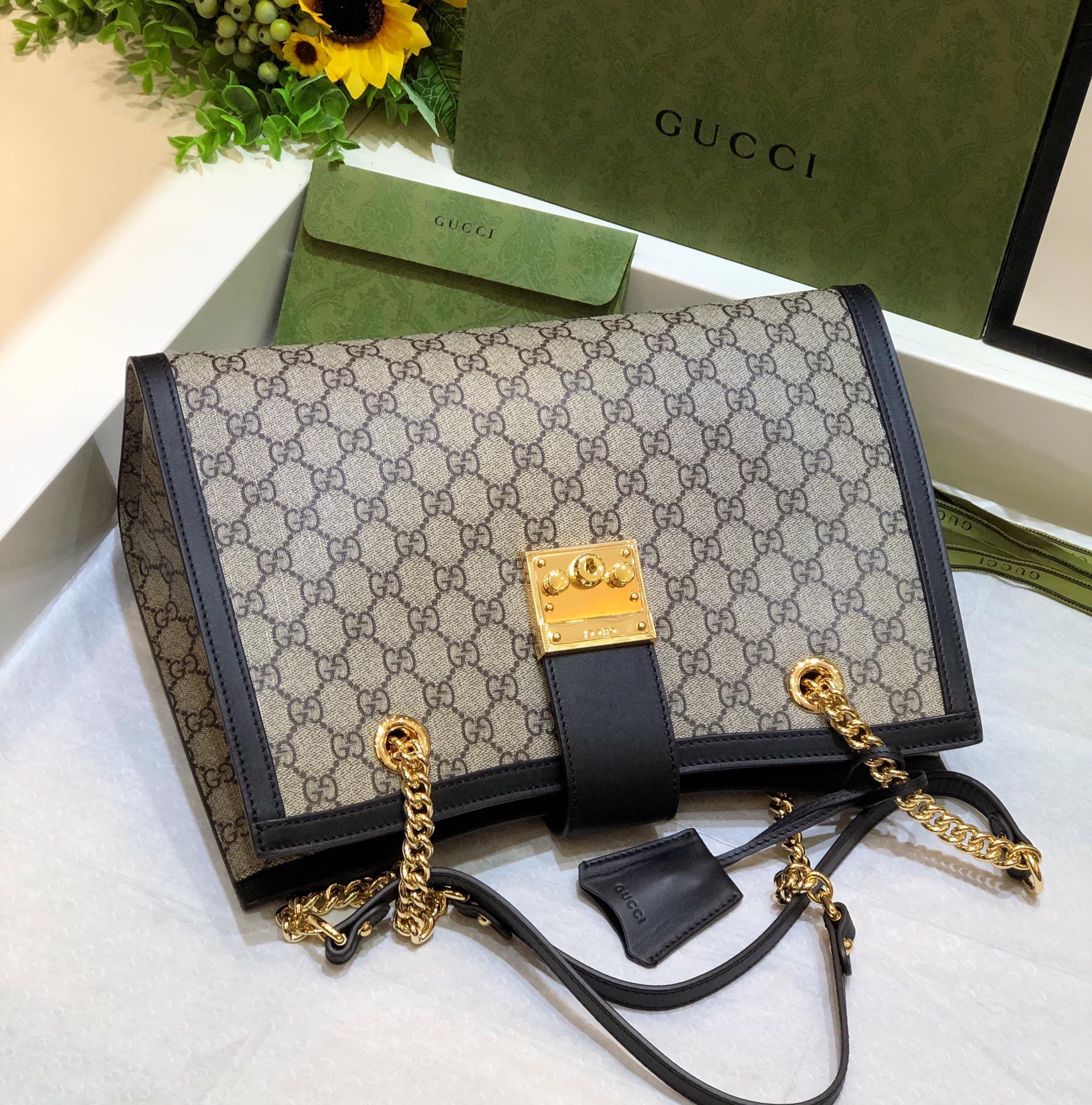Gucci Classic Vintage-Inspired Leather Large Tote Bag