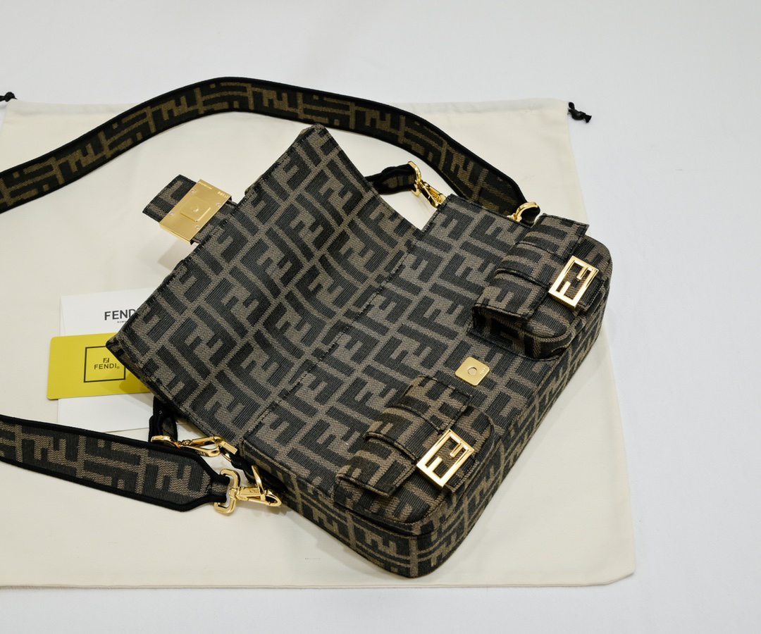 Fendi Baguette Multi-Pocket Handbag