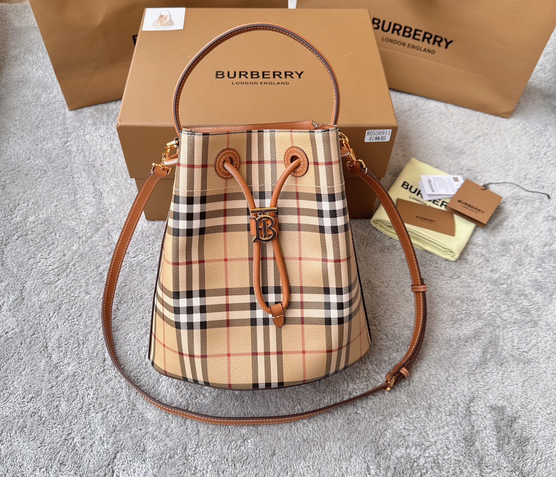 Burberry Classic Handbag With Shoulder & Crossbody Strap