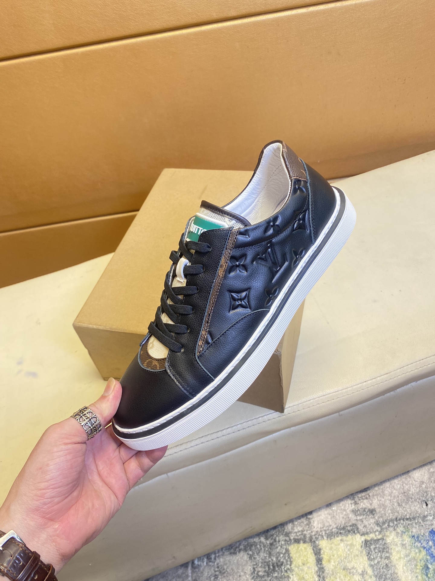 Louis Vuitton Fashionable Versatile Sneakers