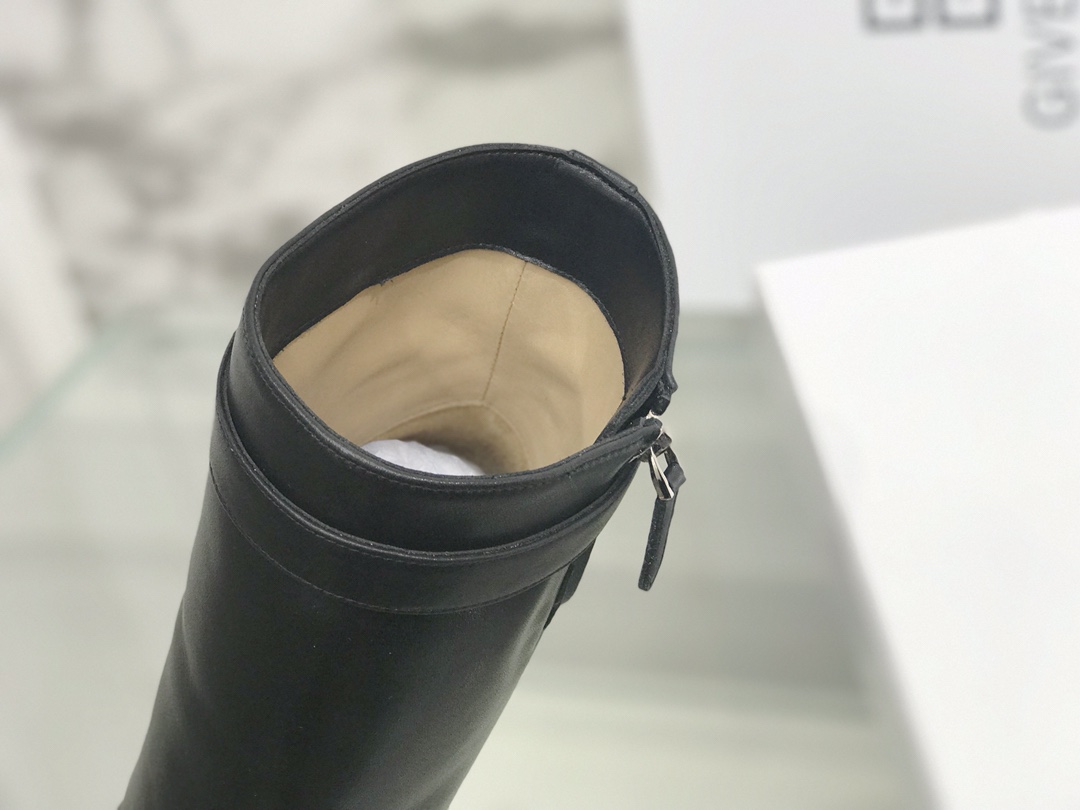 Givenchy Classic Leather Ankle Boots