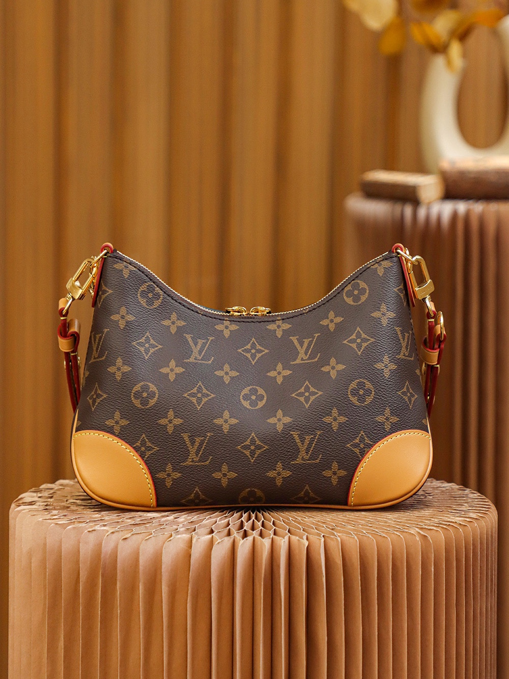 Louis Vuitton Classic Fashionable Tote Bag