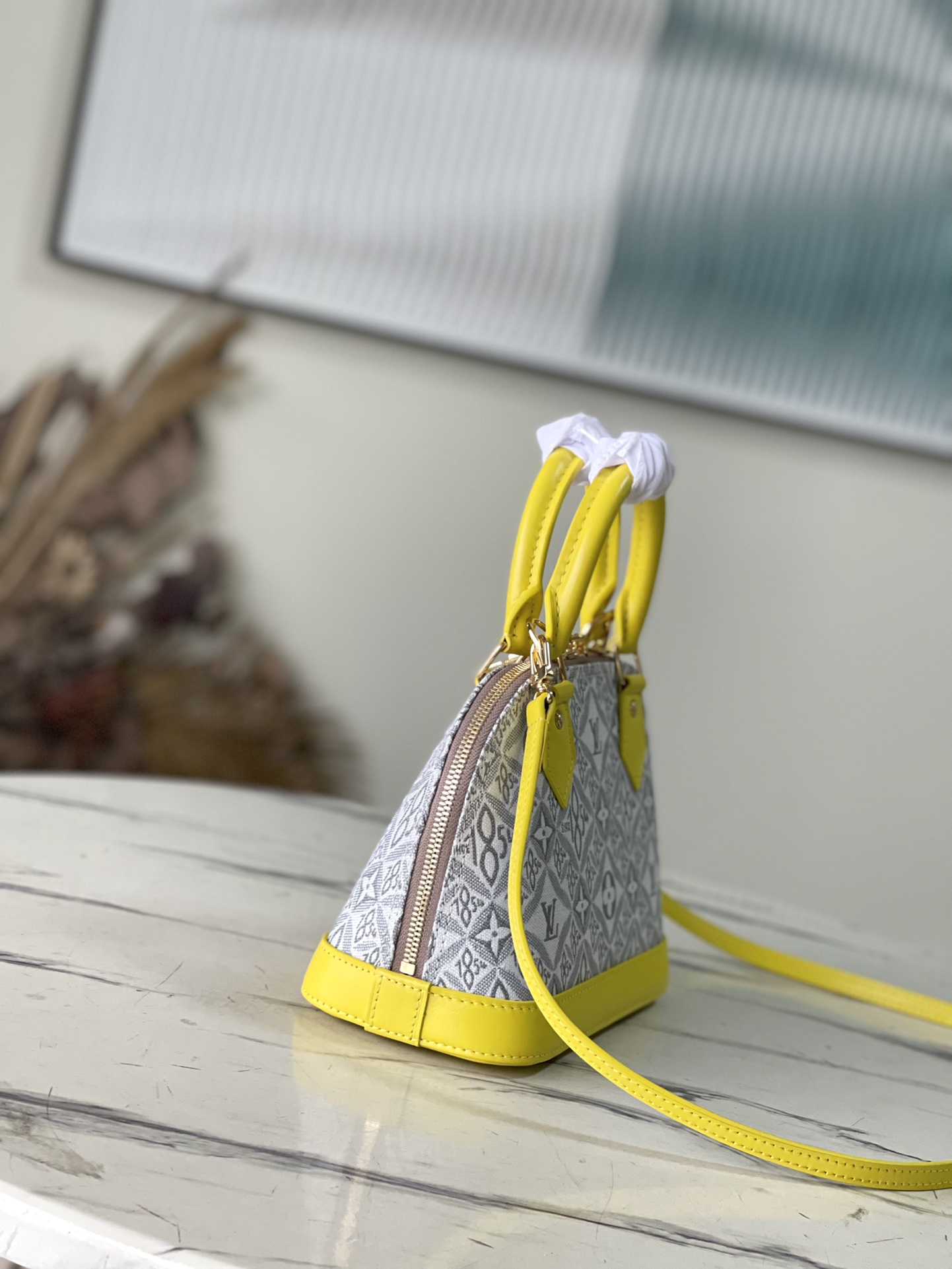 Louis Vuitton Stylish Versatile Leather Crossbody/Shoulder Bag