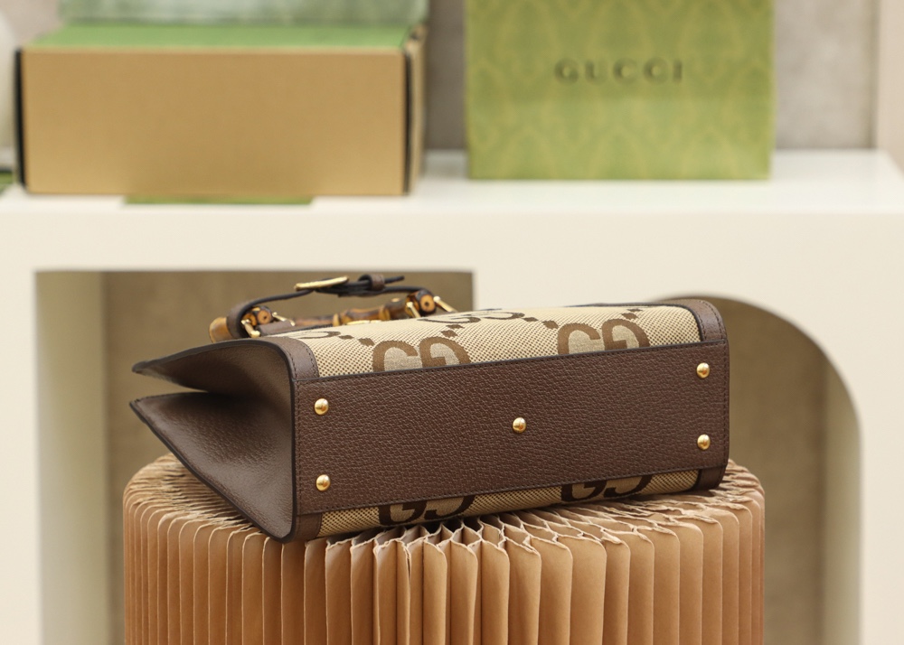 Gucci Classic Vintage-Inspired Leather Handbag
