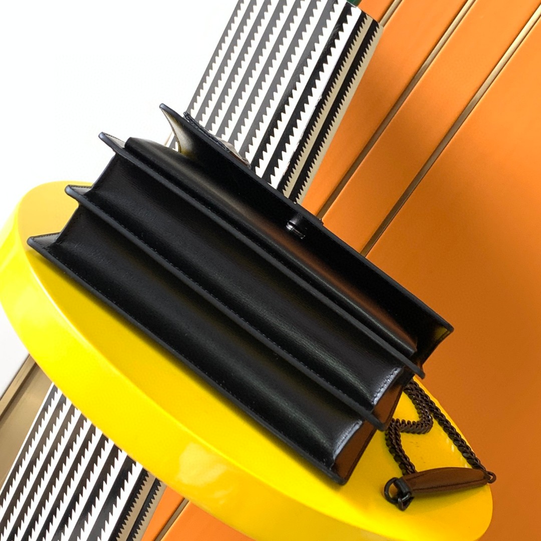 Saint Laurent Classic Chain Shoulder/Crossbody Bag for Women  in Black