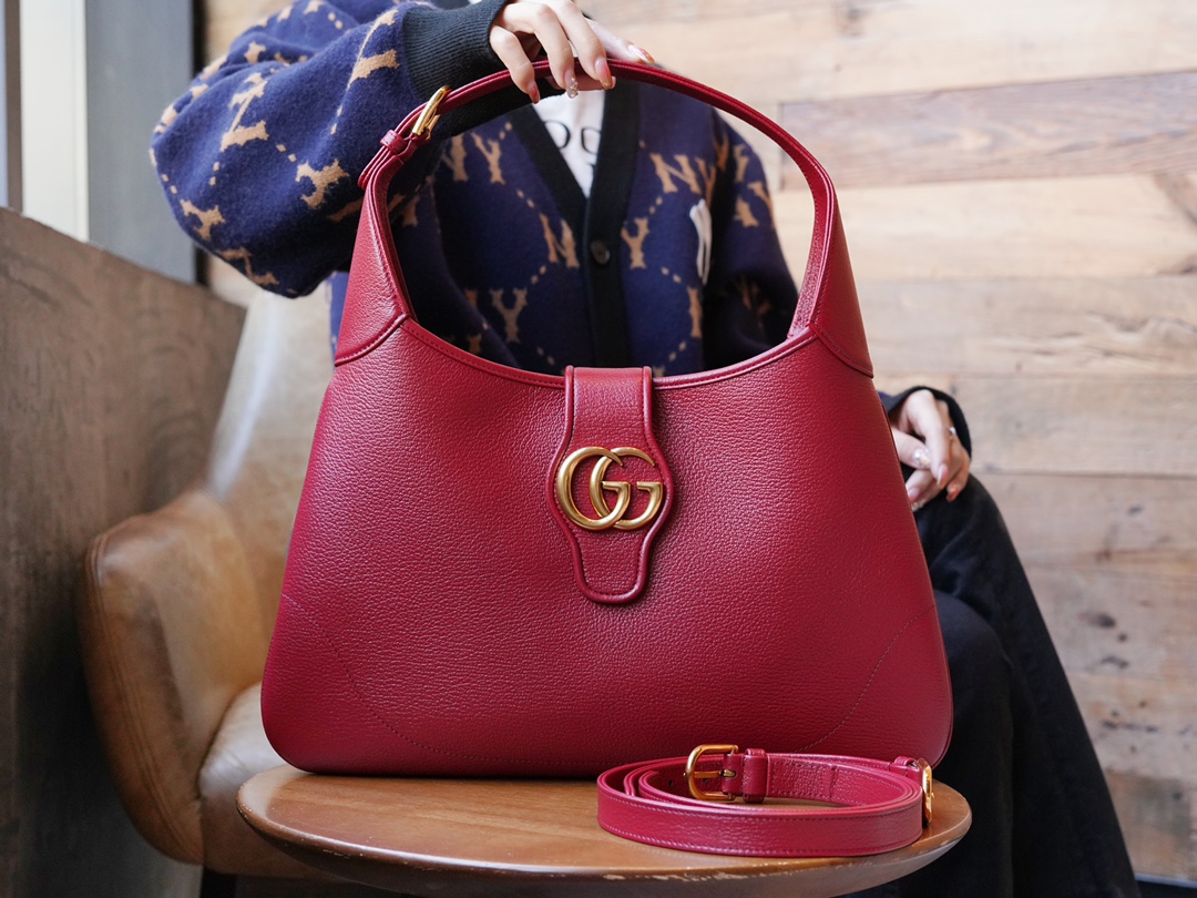 GUCCI Chip-Embedded Aphrodite Medium Handbag