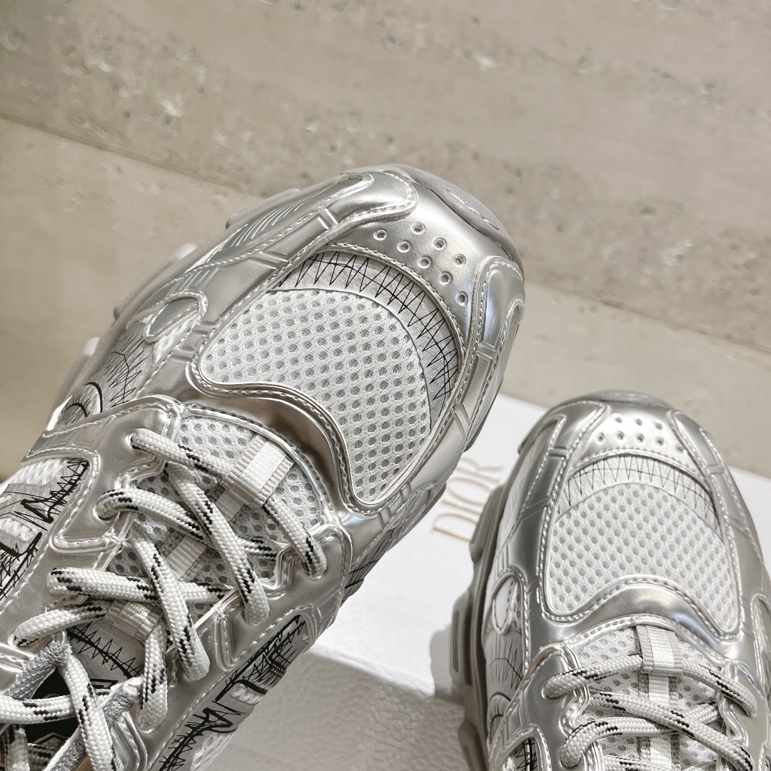 Dior Chrono: The New Casual Running Sneaker