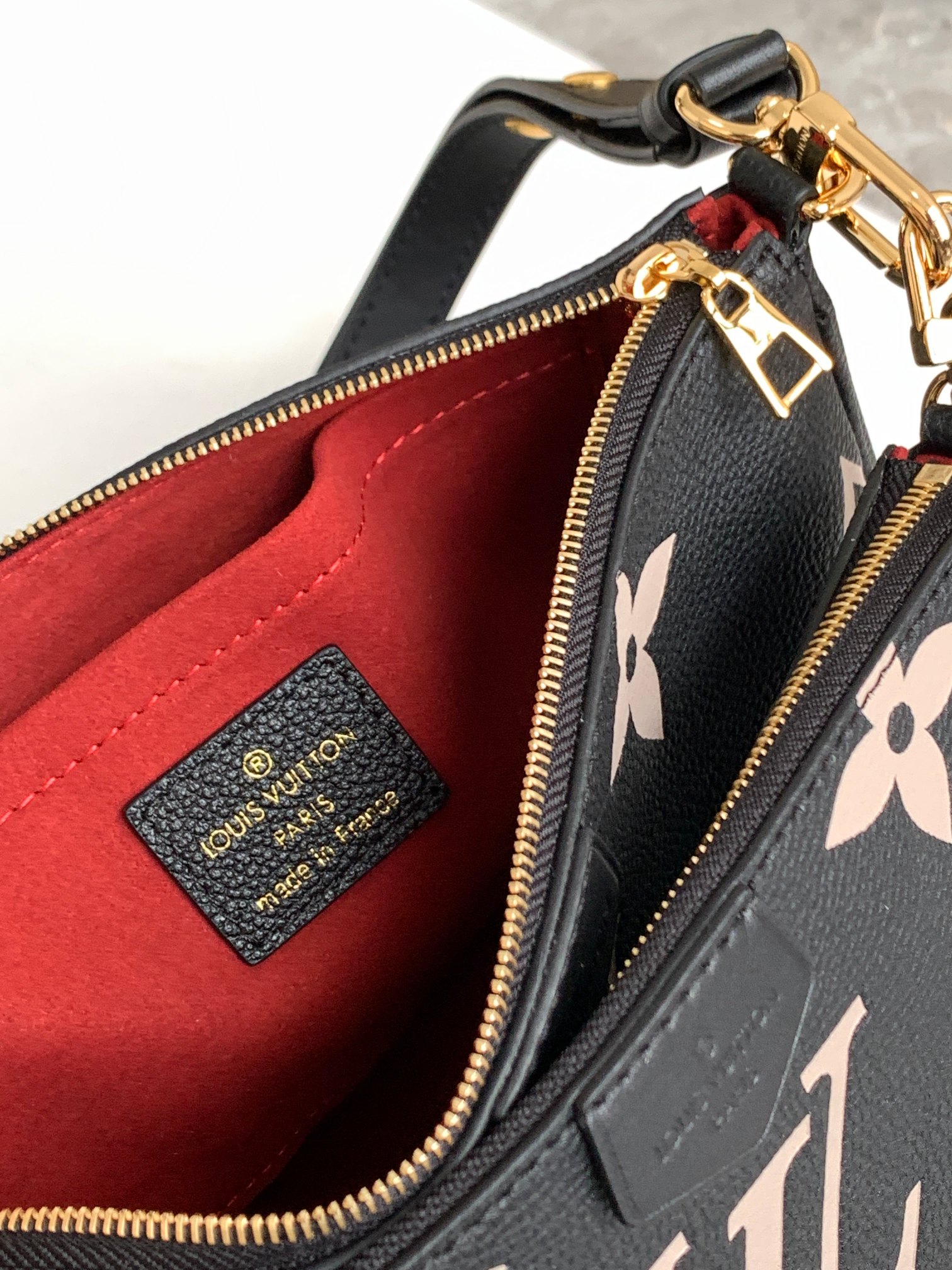 Louis Vuitton Classic Vintage-Inspired Crossbody/Shoulder Bag