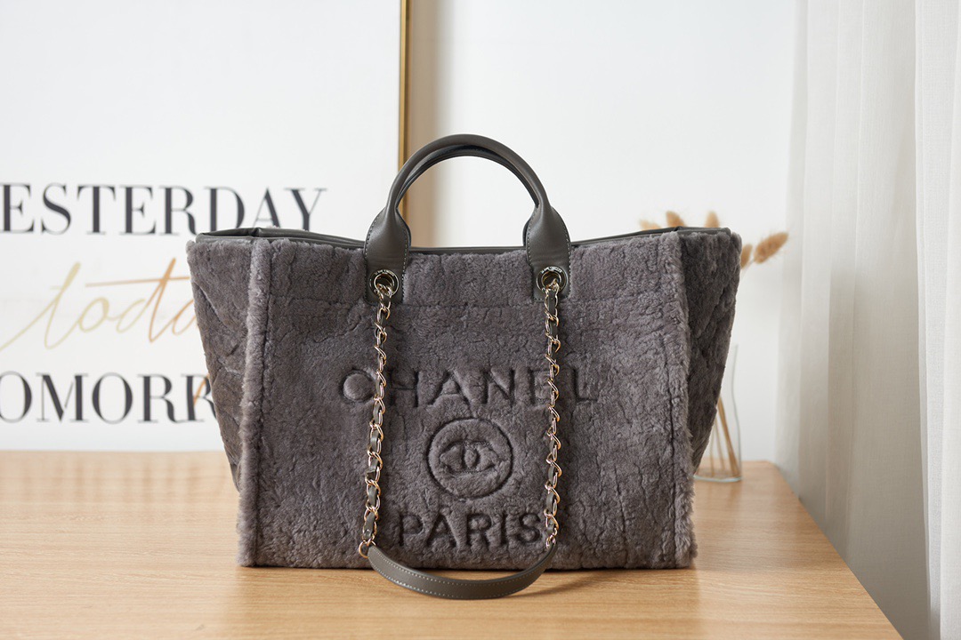 Chanel Paris Winter 2024 New Collection Large Tote Bag