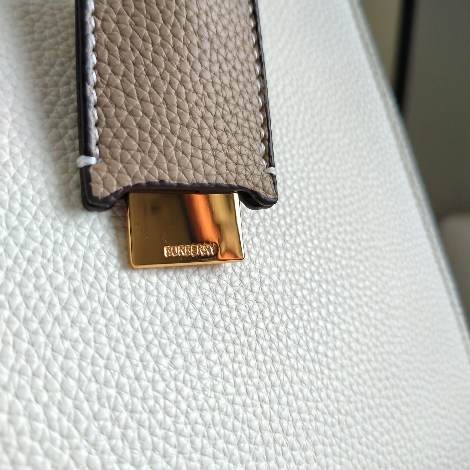 Burberry Leather Elegant Handbag