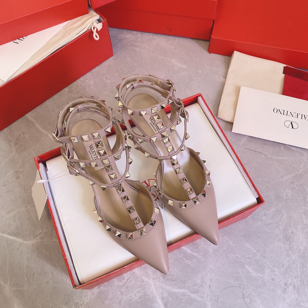 Valentino ROCKSTUD Patent Leather Lace-Up Studded High Heels (Heel Height: 6.5 cm)