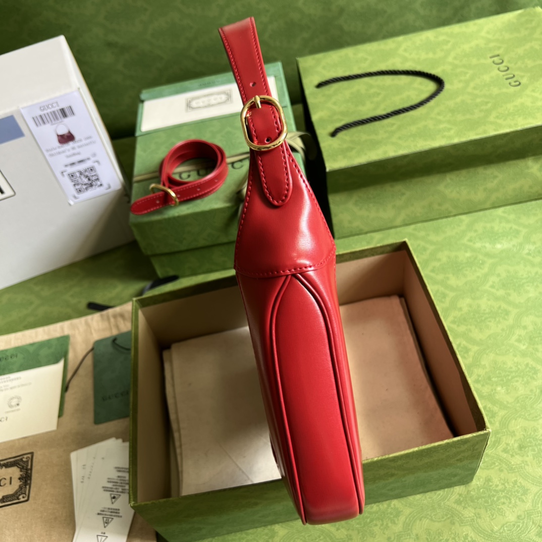 Gucci Classic Vintage Leather Underarm Handbag with Modern Touch