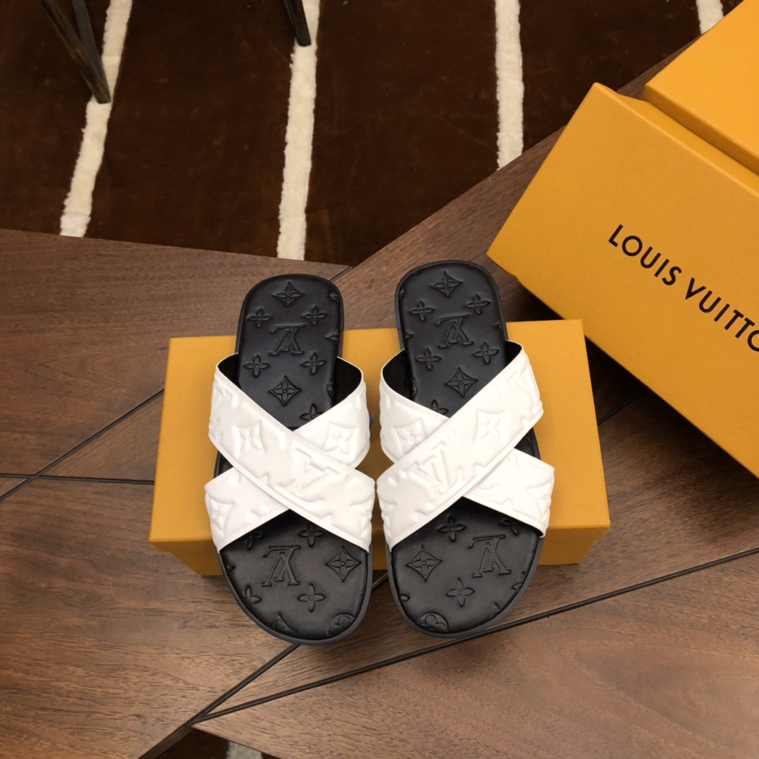 LV Fashionable Classic Versatile Leather Slippers
