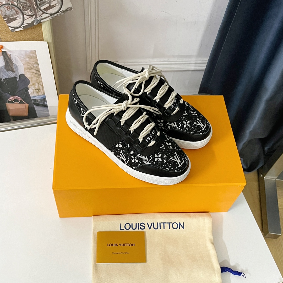 Louis Vuitton Versatile Laced Casual Shoes