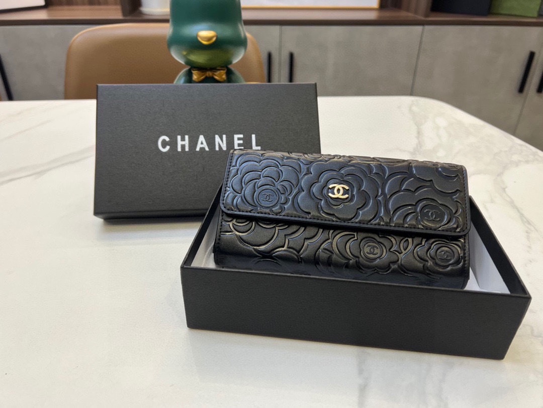Chanel Elegant Cowhide Clutch Purse