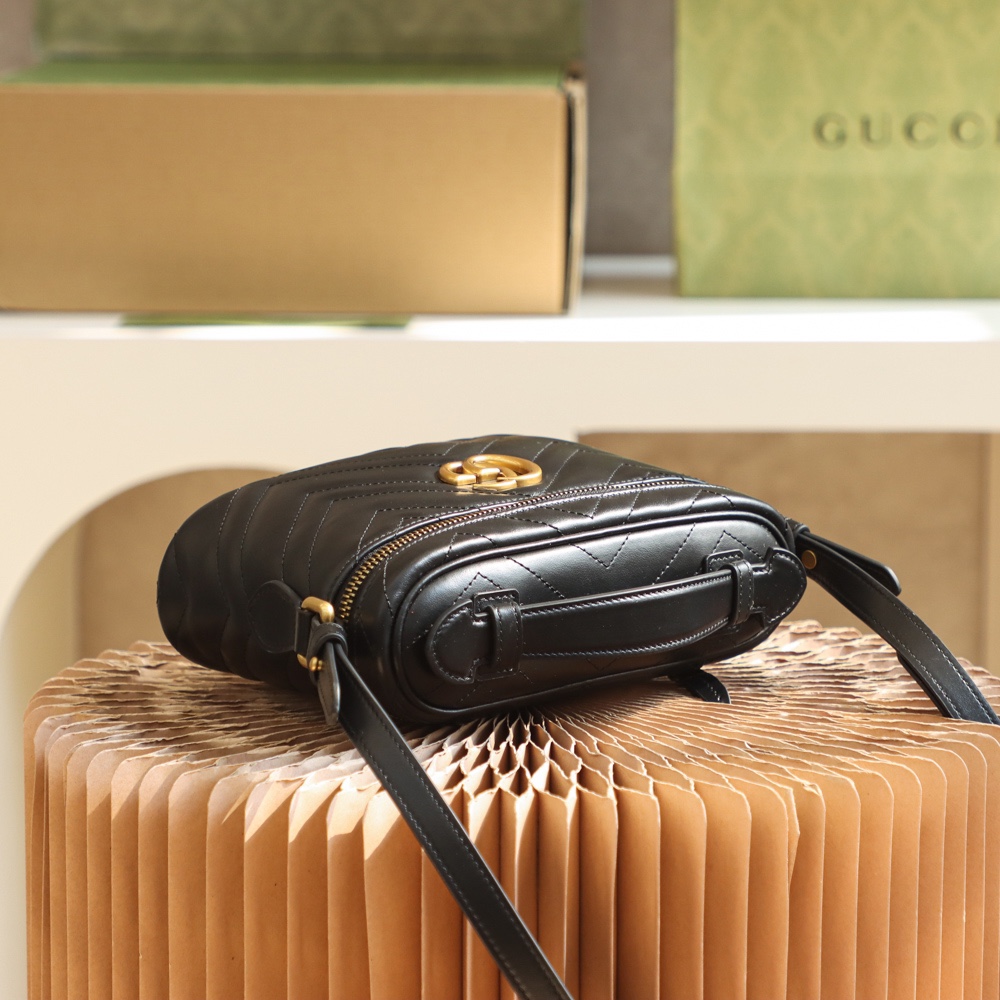 CUCCI Lambskin Cosmetic Bag