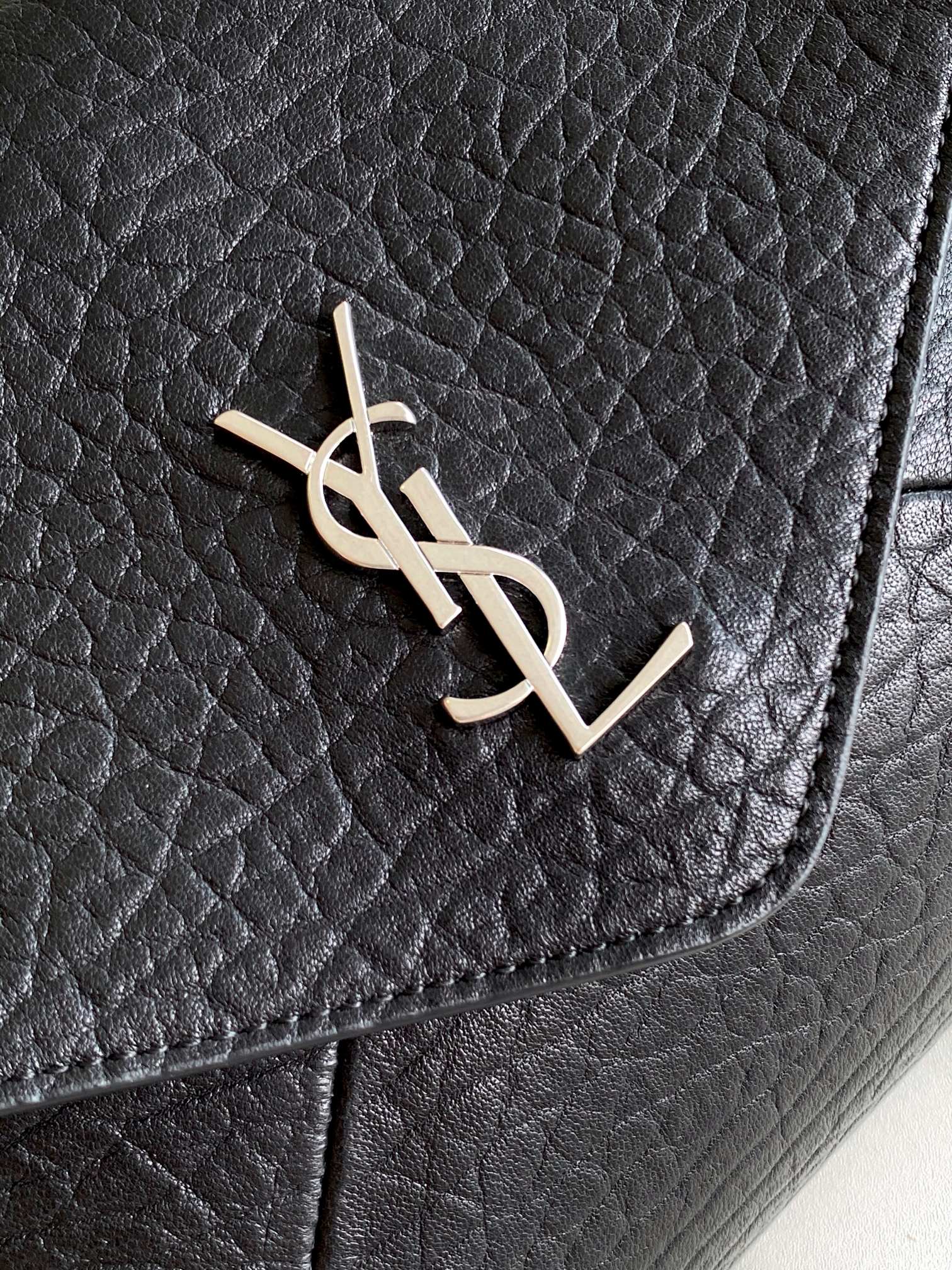 Saint Laurent P580 CASSANDRA Envelope Courier Bag in Sheepskin Leather