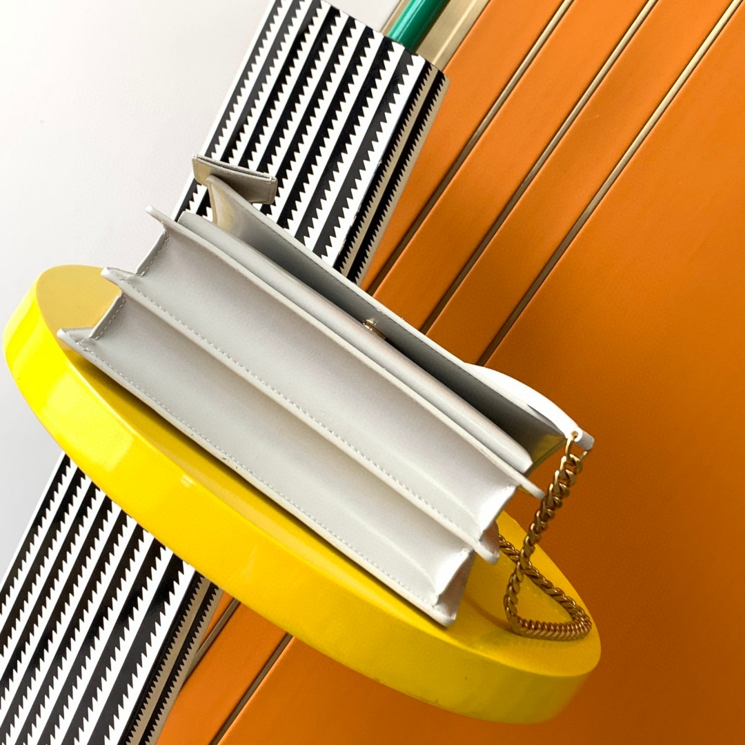 Saint Laurent Classic Chain Shoulder/Crossbody Bag for Women in White