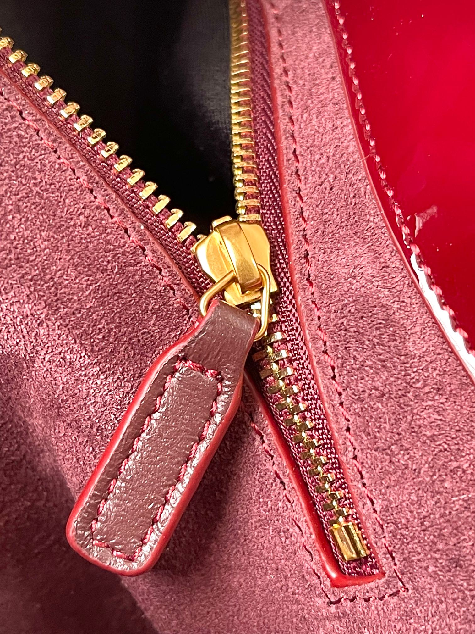 Saint Laurent LE 5 À 7 Unique Underarm Purse with Elegance
