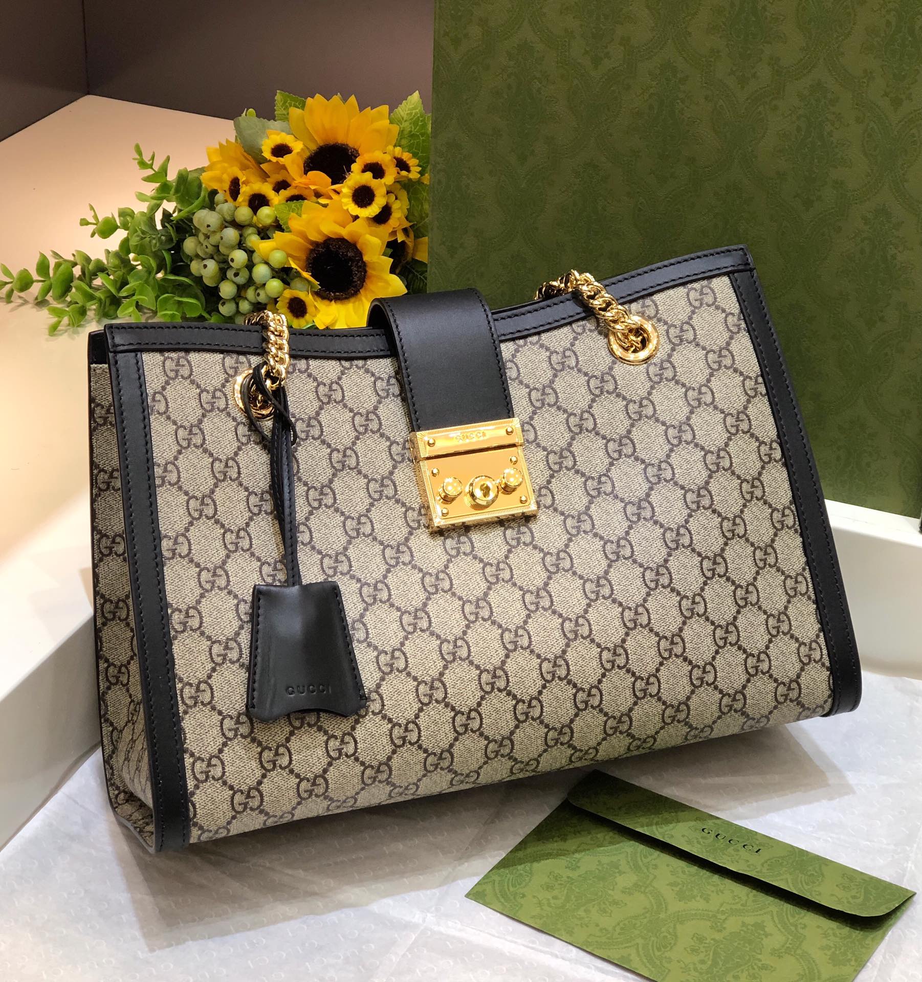 Gucci Classic Vintage-Inspired Leather Large Tote Bag