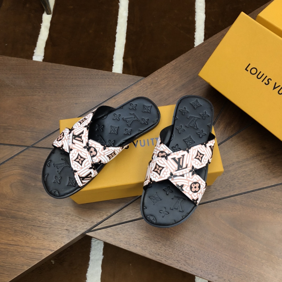 LV Fashionable Classic Versatile Leather Slippers