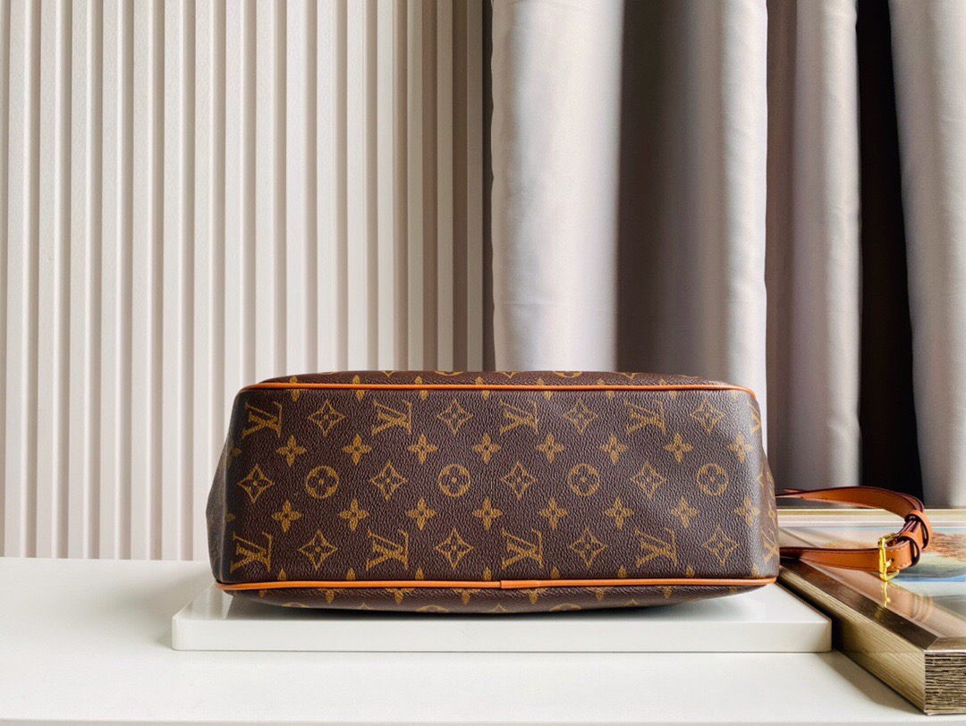 Louis Vuitton Classic Fashionable Tote Bag