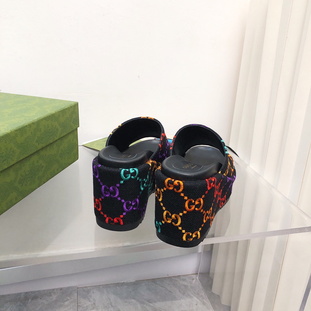 Gucci Thick-Soled Platform Slippers